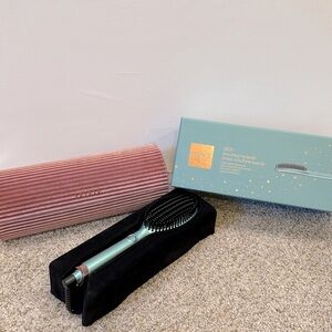 Ghd Glide smoothing hot brush limited edition alluring jade unused, new in box!